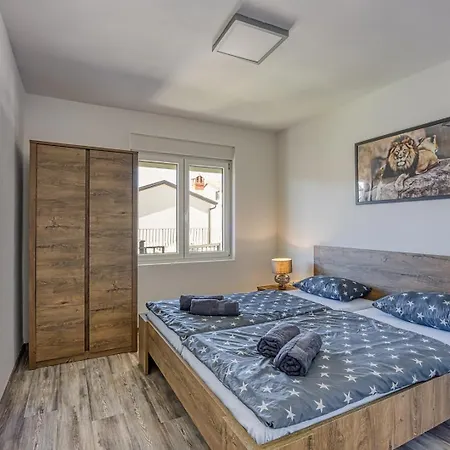 App Moela Near The Apartment Umag